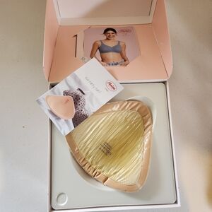 Amoena Womens Natural Light 2S 390 Breast Form Comfort Mastectomy Size 10 NEW